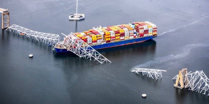 cargo ship crash levels Baltimore bridge